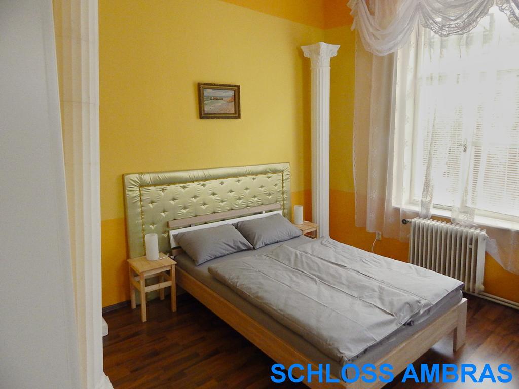 Schloss Ambras Mariánské Lázně Habitación foto